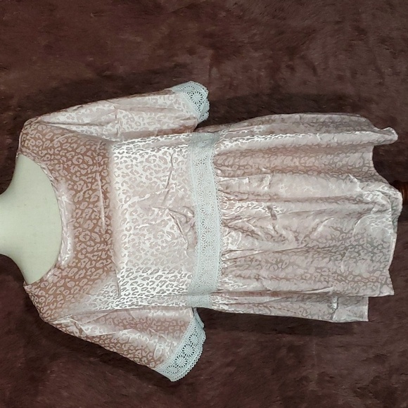 Love It Pink Leopard Lace Top - Picture 1 of 6